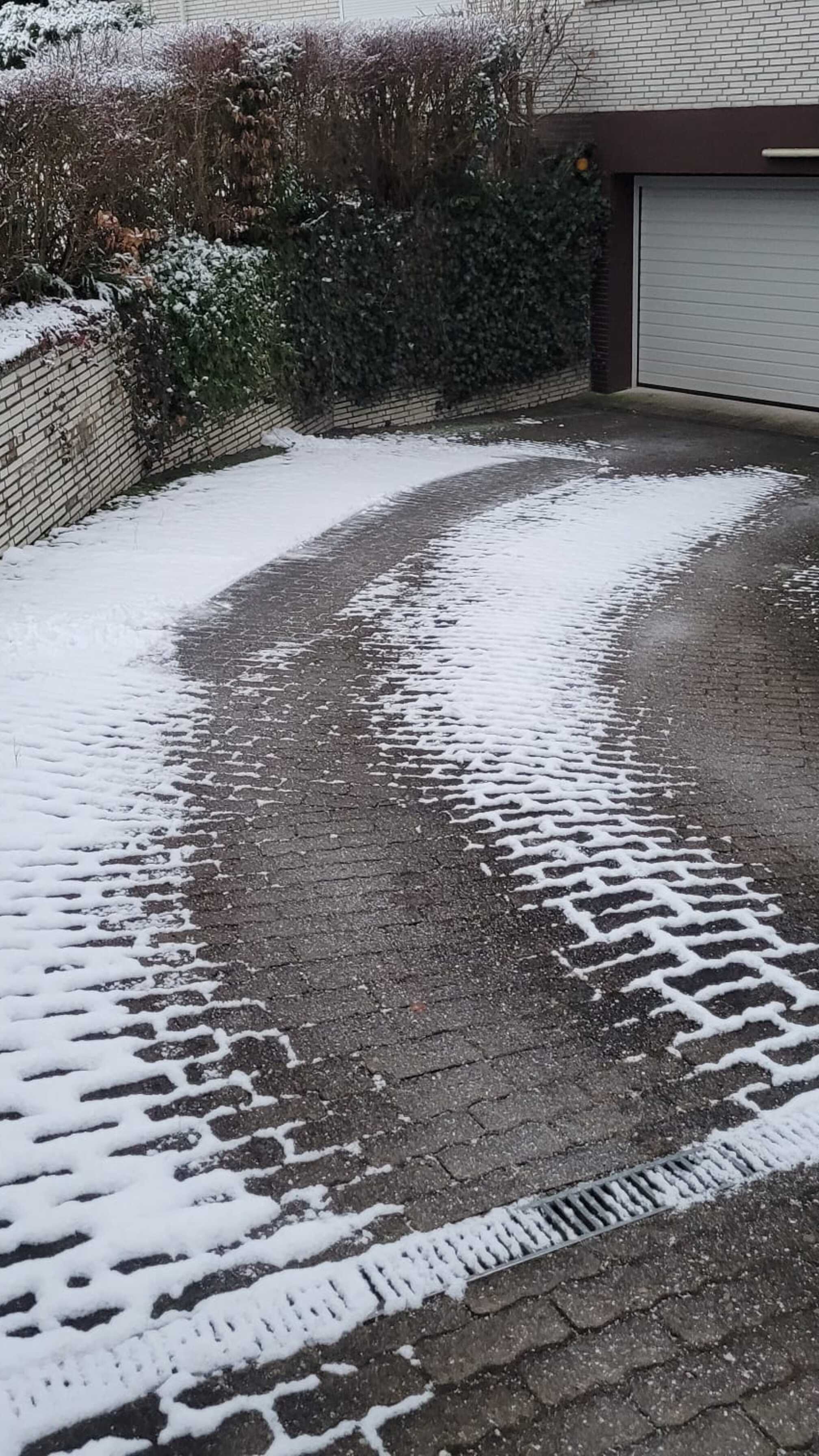 Winterdienst auf Wegen und Zufahrten